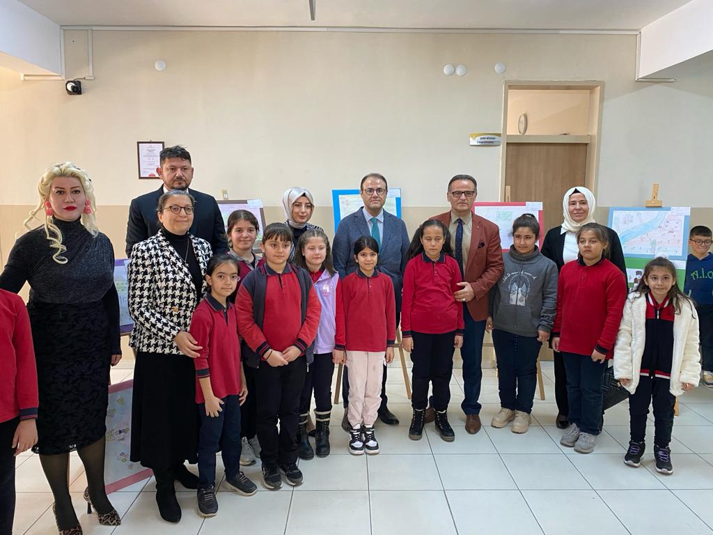 24 Kasım Öğretmenler Günü ile İlgili Resim Sergisi
